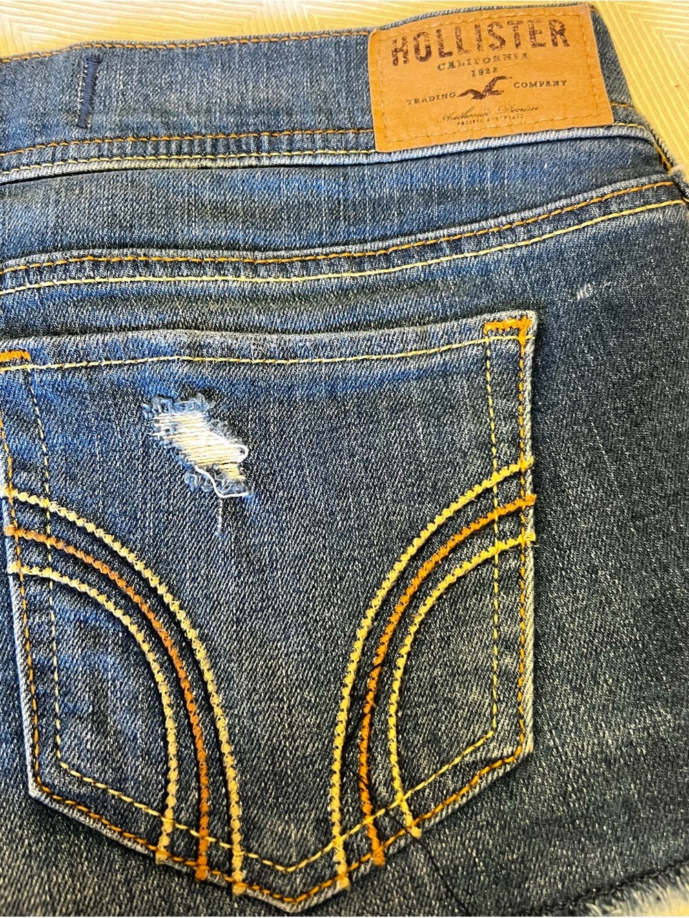 Hollister Dark Blue Distressed Denim Short Shorts Size 3/26 - Picture 5 of 5